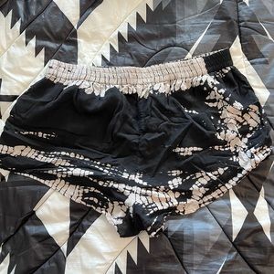 Volcom tie dye soft shorts. Lined. Soooo cute! Medium. Black and cream.